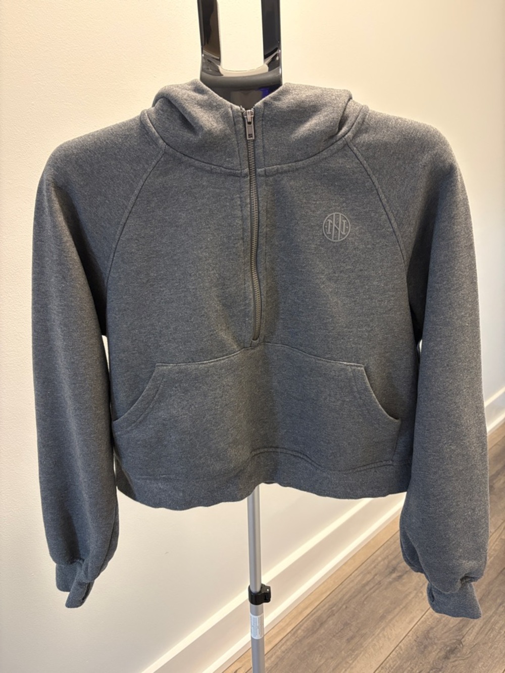 Ninth Hall Fundamentals ~ Charcoal Half‑Zip Crop Hoodie ~ Large